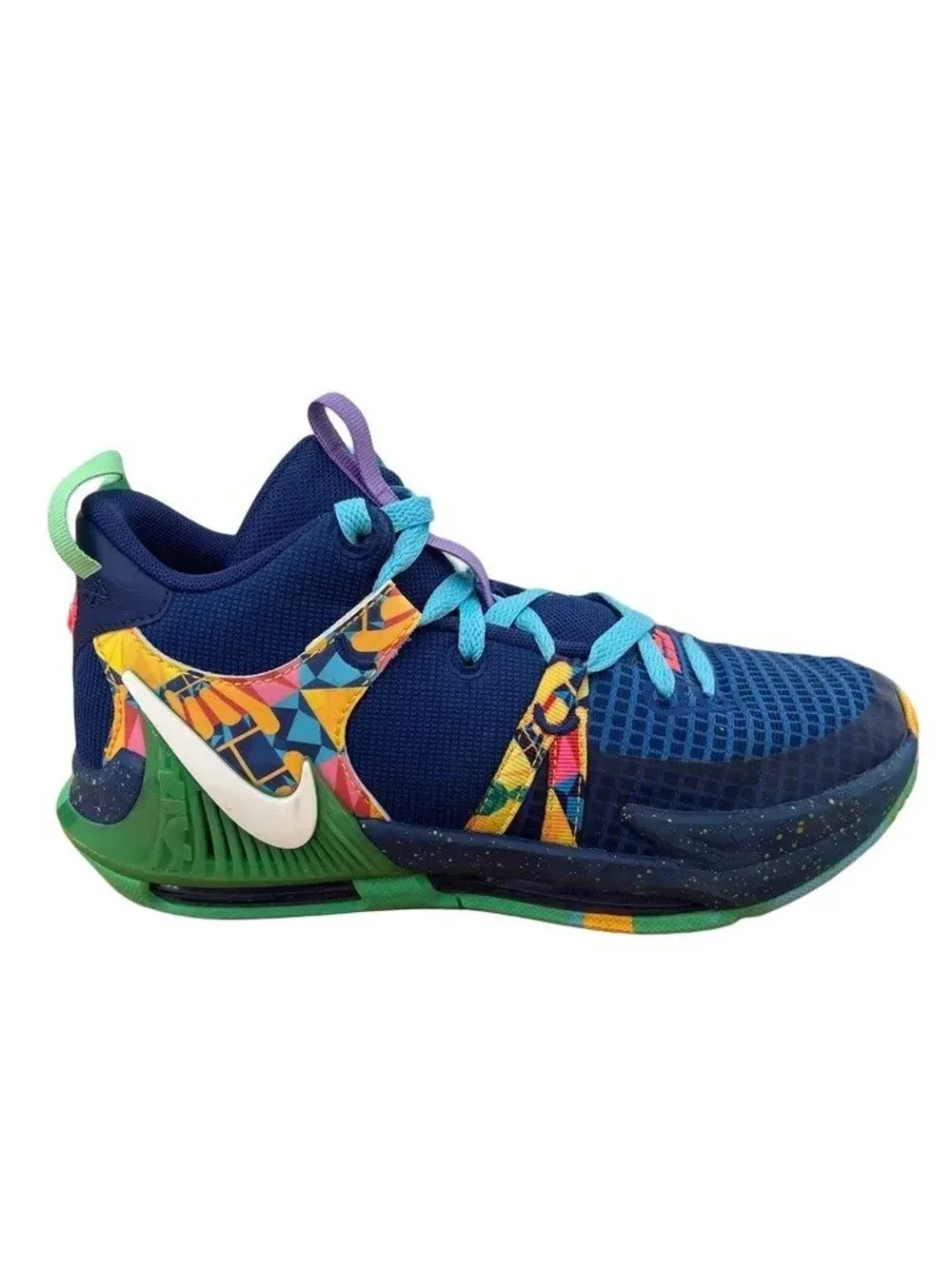 NIKE LeBron Witness 7 Mid Top Sneakers IN BOX Kaleidoscope Colorway SZ 5 YOUTH